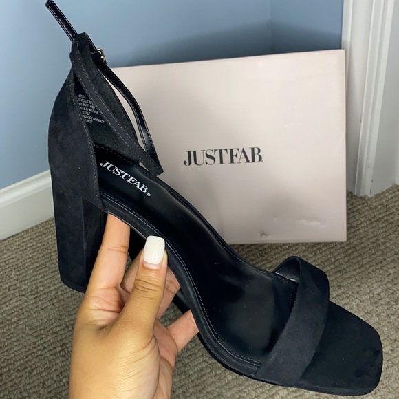 Kyla Block Heeled Sandals - Picture 4 of 10